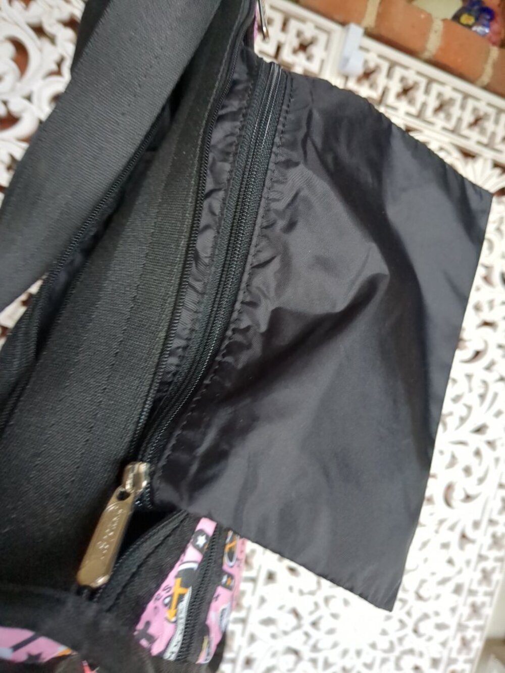 LeSportSac 6 Zippered Compartments - Picture 6 of 15